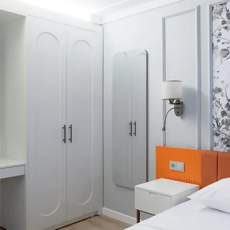 アパート Otto Tunali *