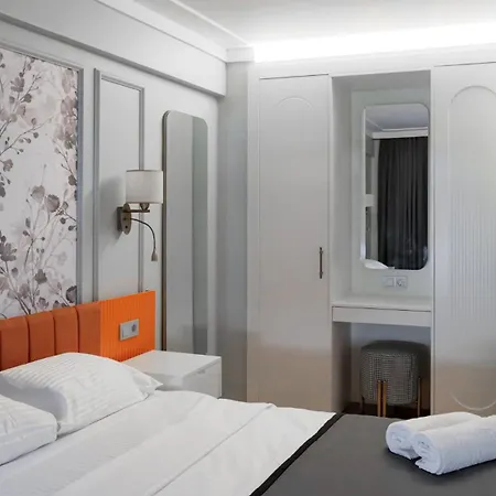 Otto Tunali * アンカラ