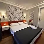 Otto Tunali 아파트