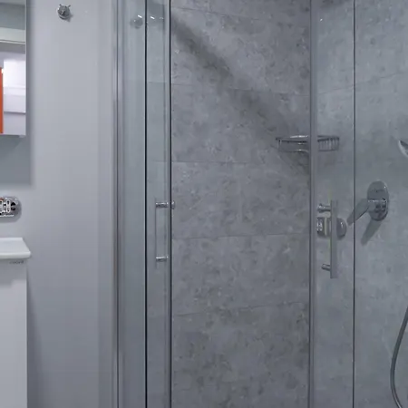 Otto Tunali Apartamento *